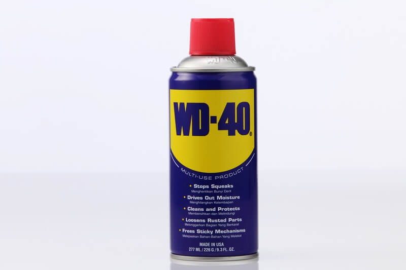 WD-40 that can be used to kill wasps